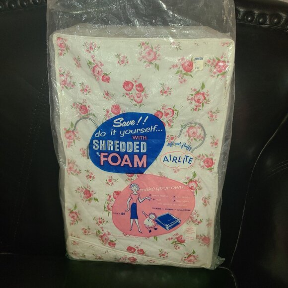 VTG 1950's AIRLITE Quilted Closet Wardrobe Organizer Dresses Pink Shabby Chic